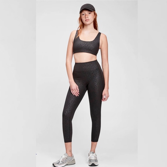 GAP FIT High Rise Power Compression Recycled 7/8 Leggings - Picture 2 of 8